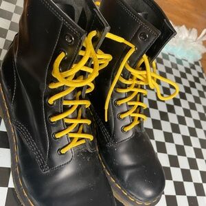 Dr. Martens 1460 8-Eye Boot - Black